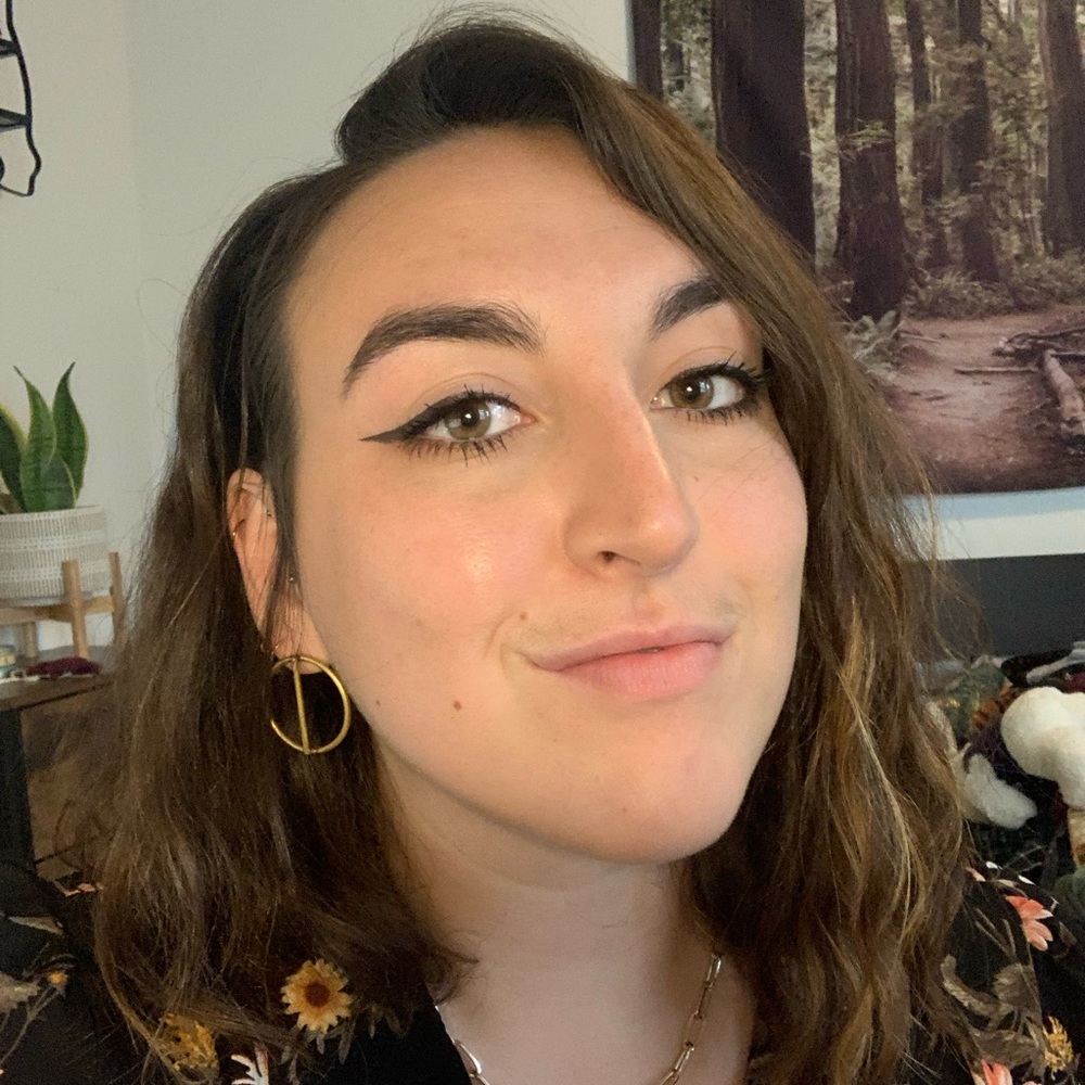 Meet your Posher, Delia